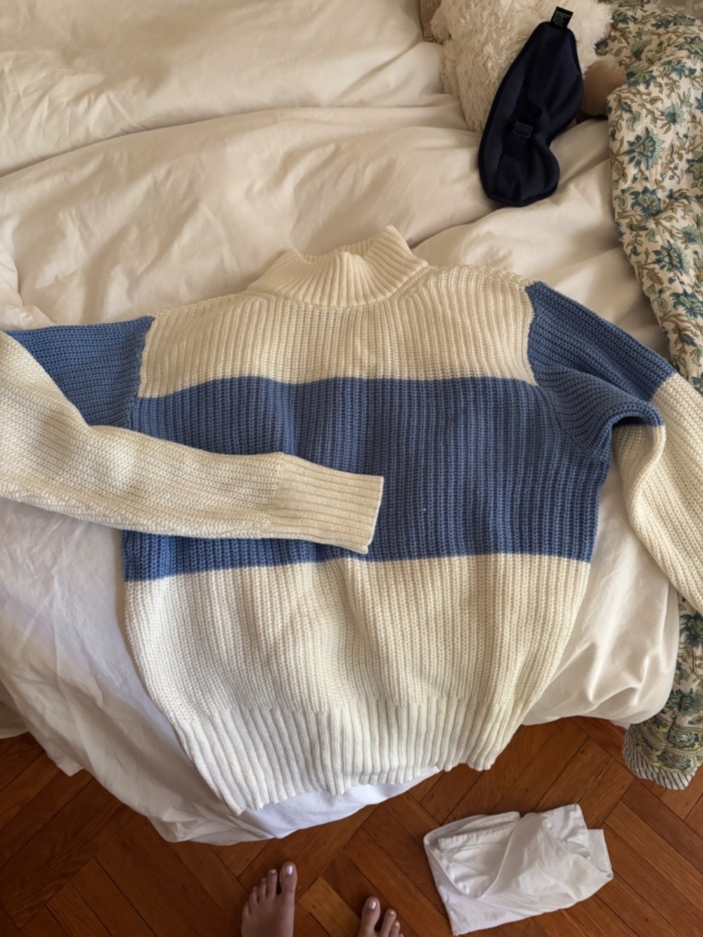 Sweater - Picture 3 of 4